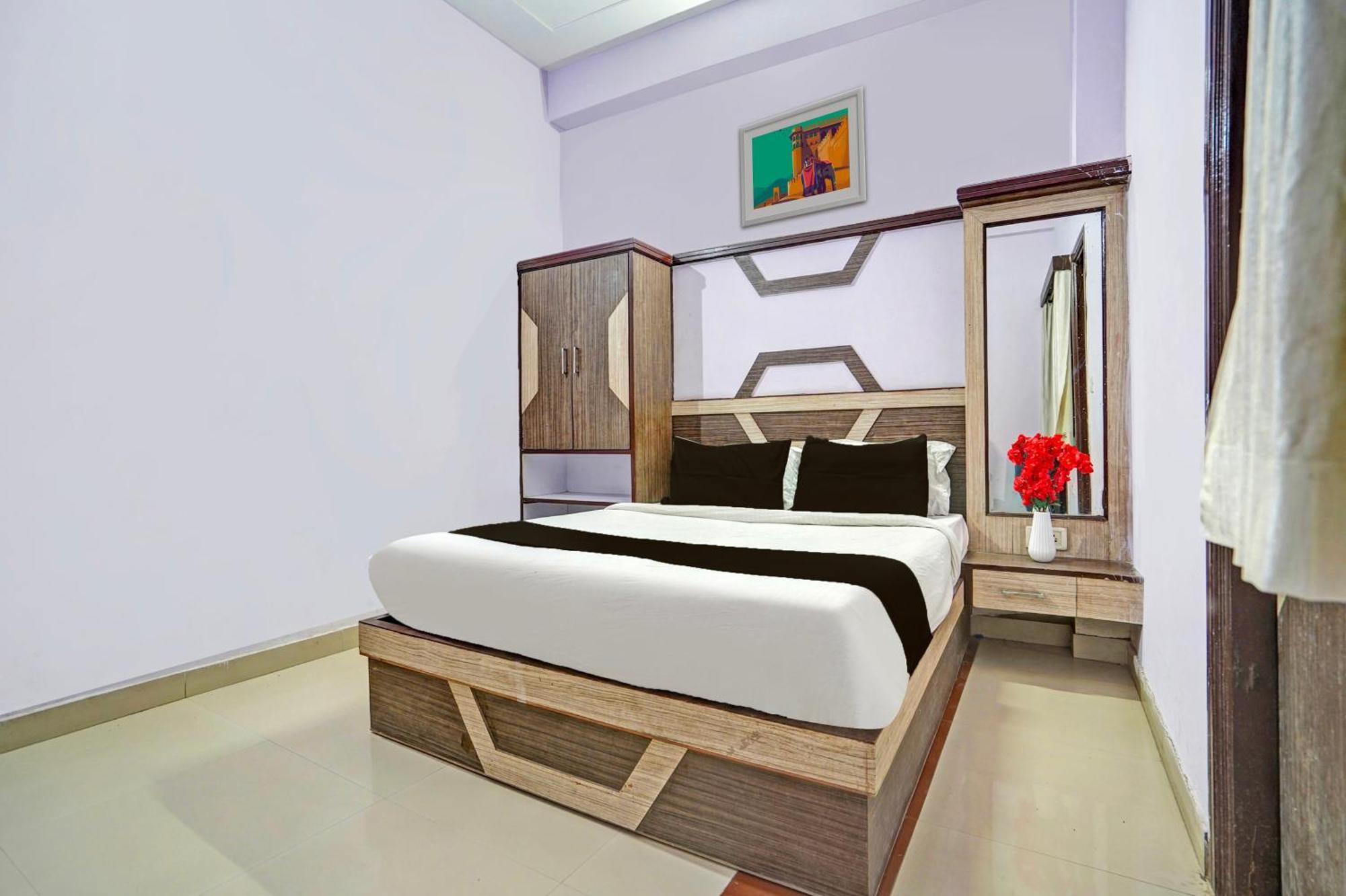 Oyo Hotel The Golden Bird Agra  Exterior photo