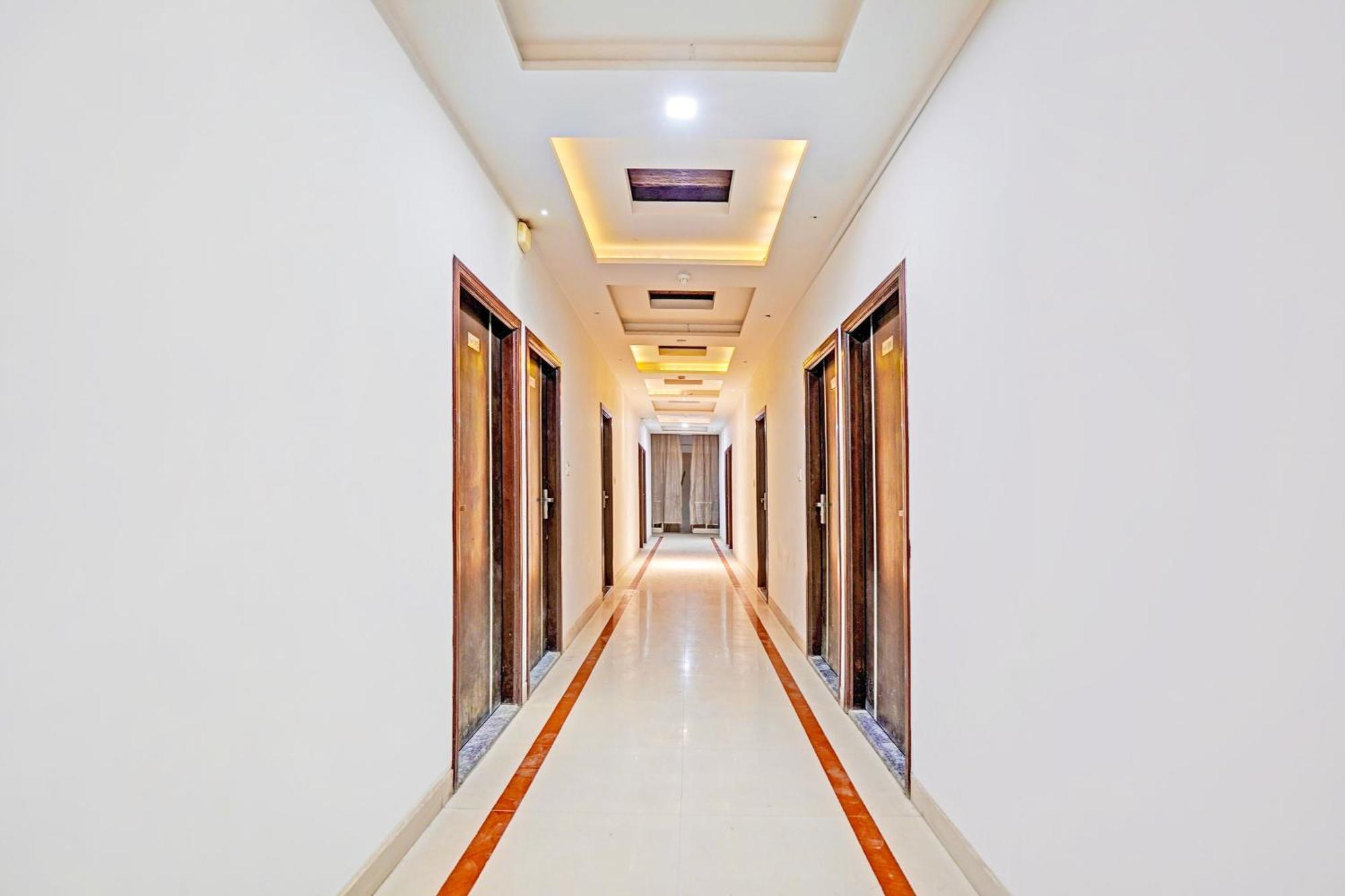 Oyo Hotel The Golden Bird Agra  Exterior photo