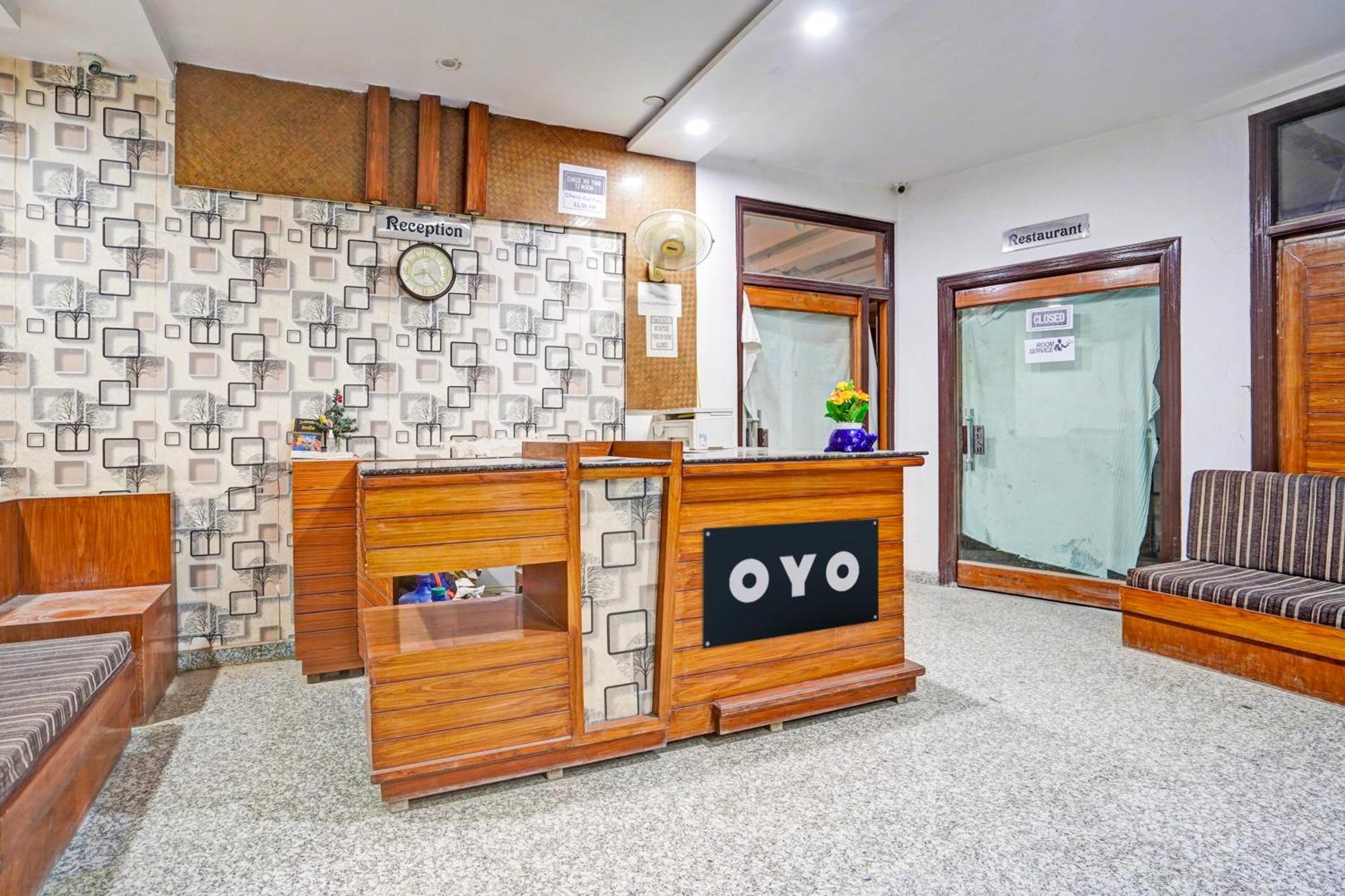 Oyo Hotel The Golden Bird Agra  Exterior photo