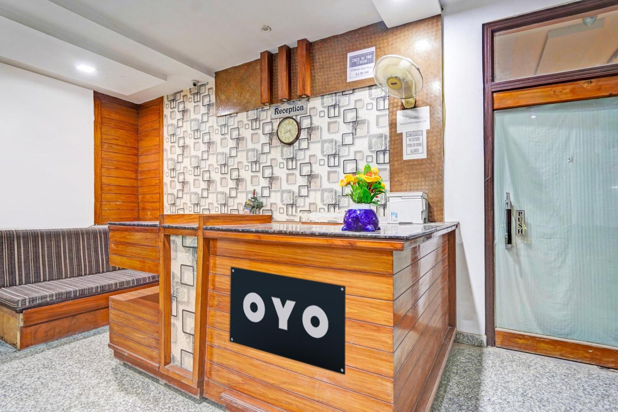 Oyo Hotel The Golden Bird Agra  Exterior photo